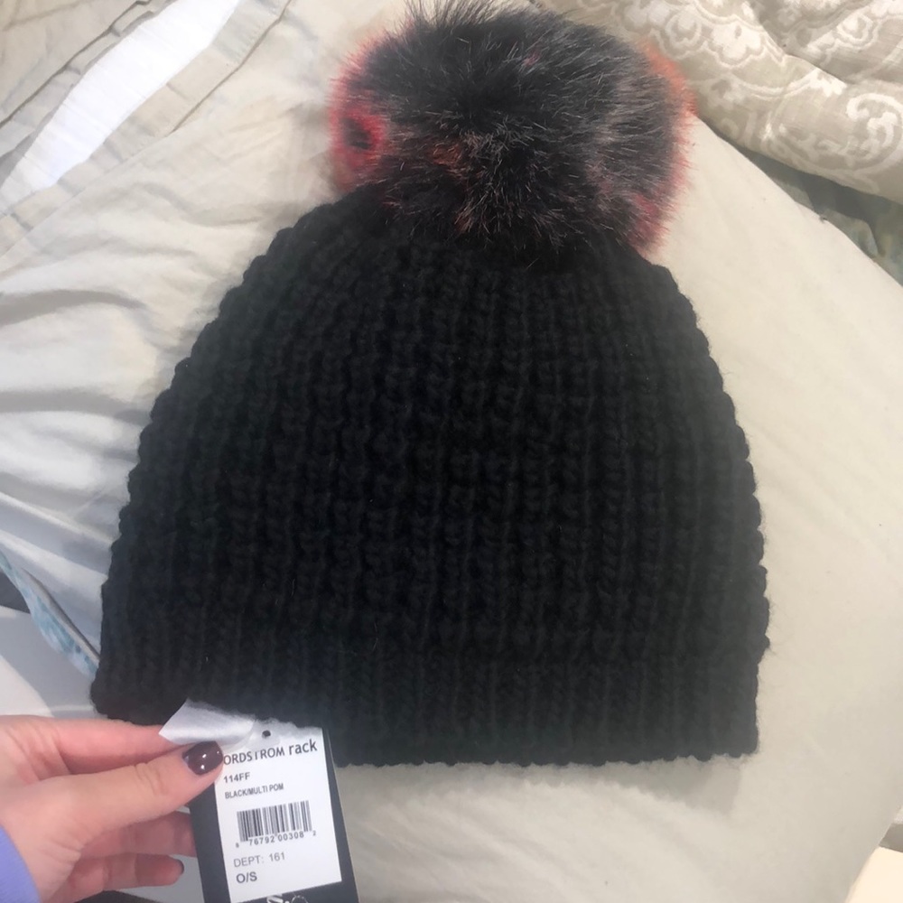 Black Pom Pom hat